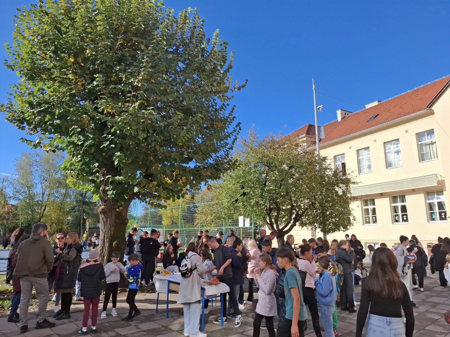 572161423_10163732512624581_7115981928428101370_n