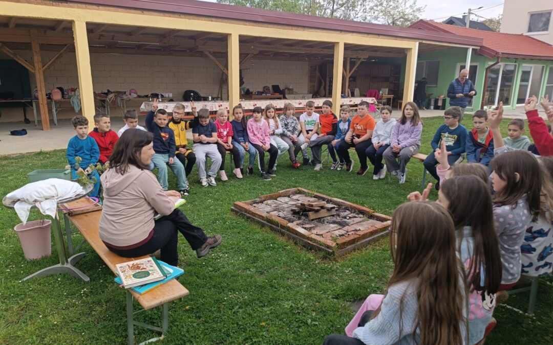 Učenici 2.c i 3.c na izvanučioničkoj nastavi u Marindvoru